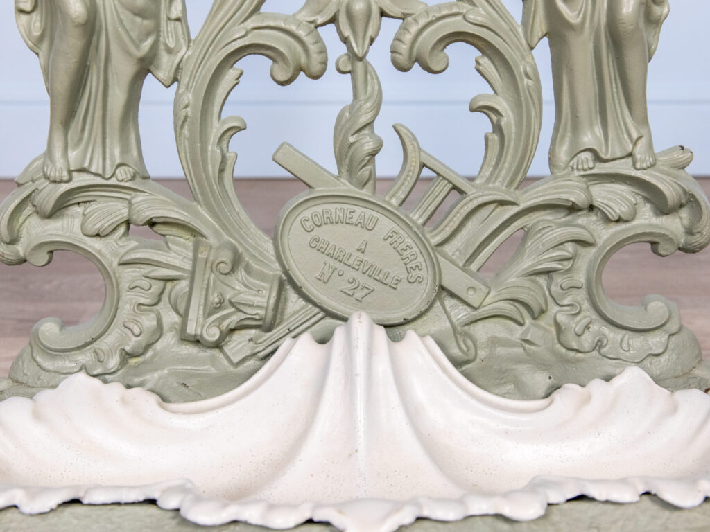 Антикварна підставка для парасольок, Corneau