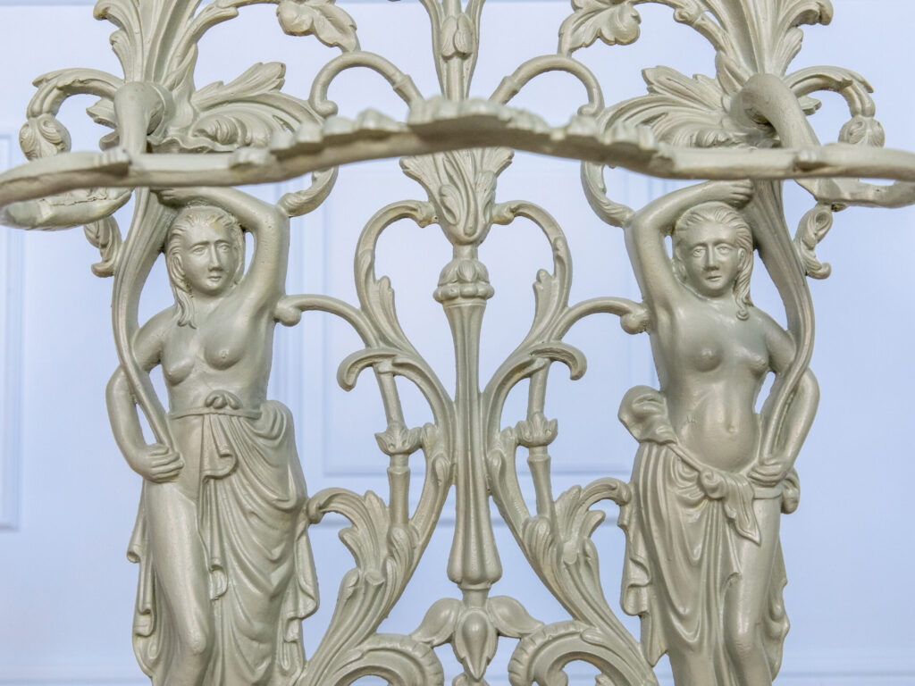 Антикварна підставка для парасольок, Corneau