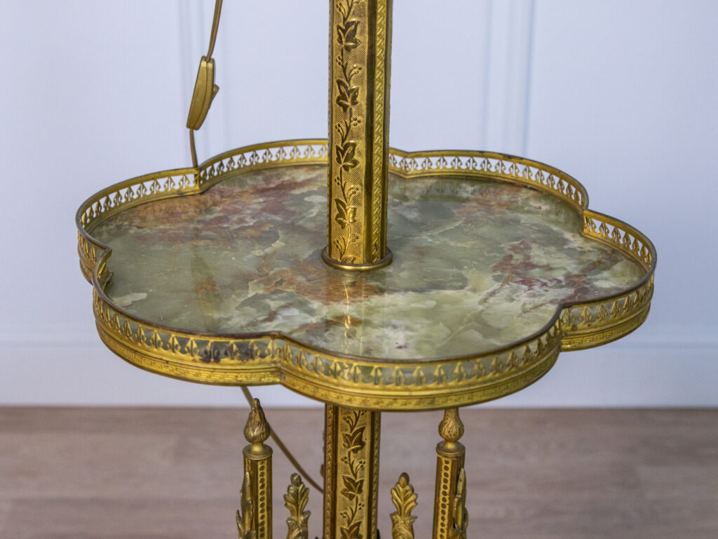 Антикварний торшер зі столиком