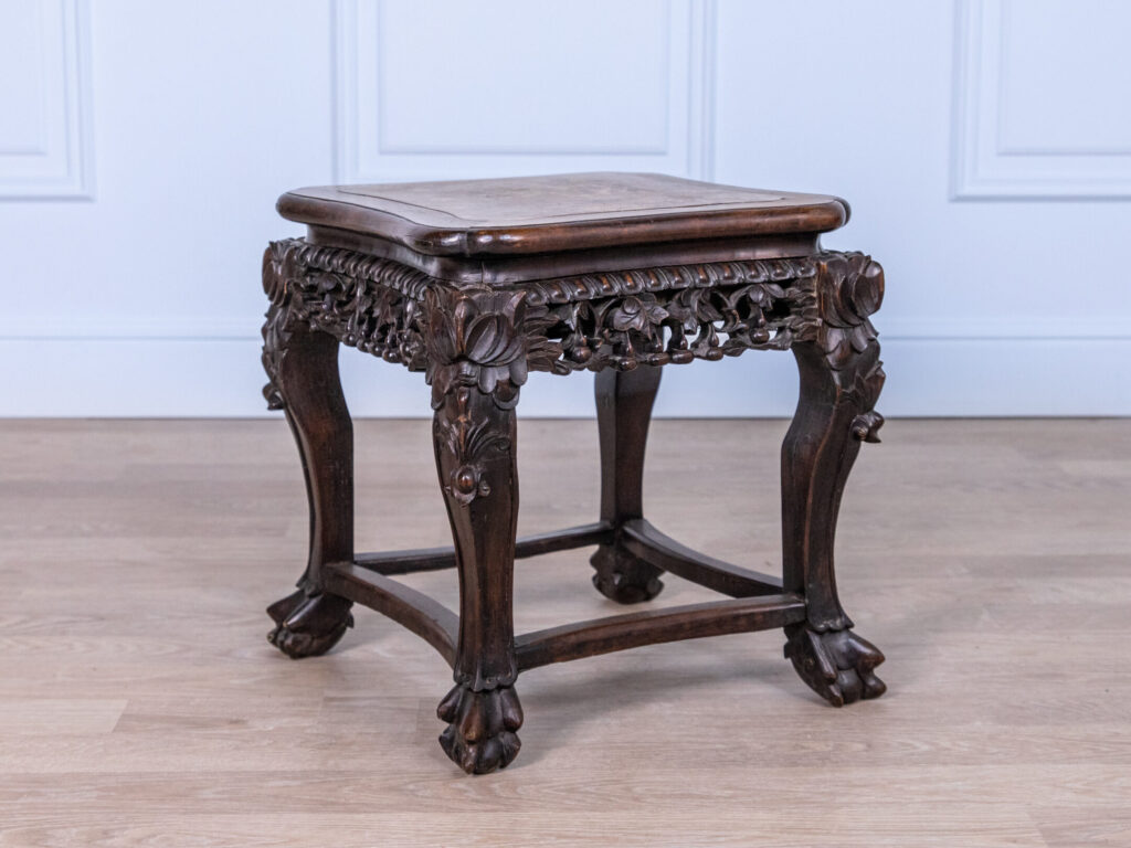 Антикварний різьблений столик
