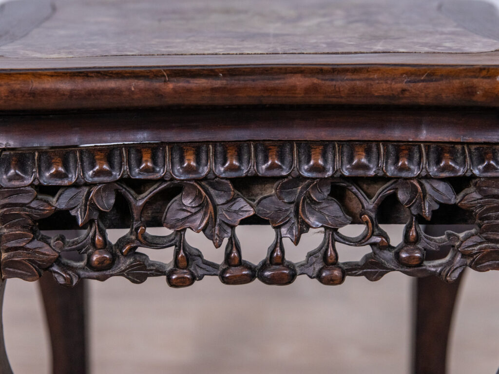 Антикварний різьблений столик