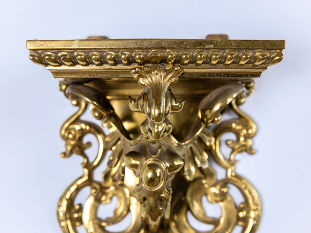 BN4A6165 Антикварна поличка-консоль