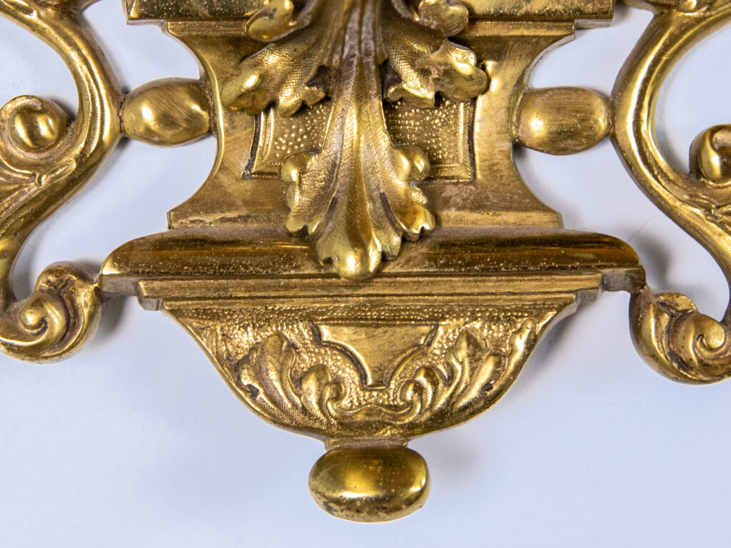 BN4A6177 Антикварна поличка-консоль