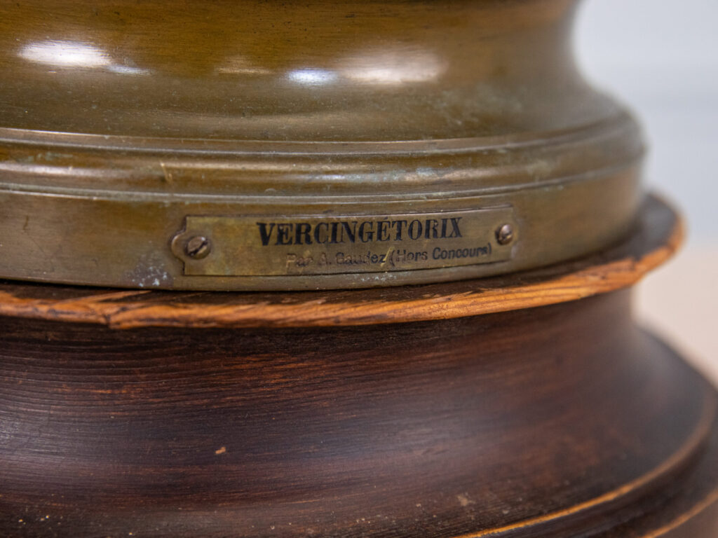 Антикварна бронзова скульптура «Верцингеторикс», A. Gaudez