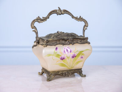 BN4A6299 Антикварна бісквітниця