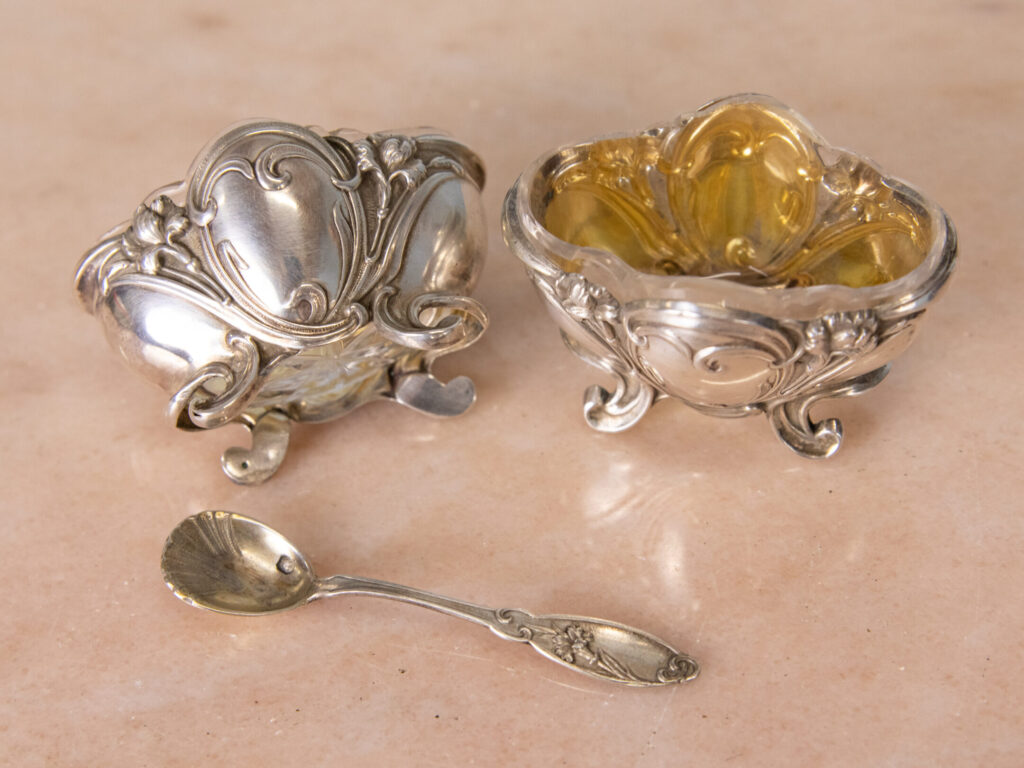 Антикварний срібний набір для спецій