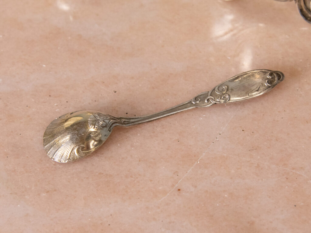 Антикварний срібний набір для спецій