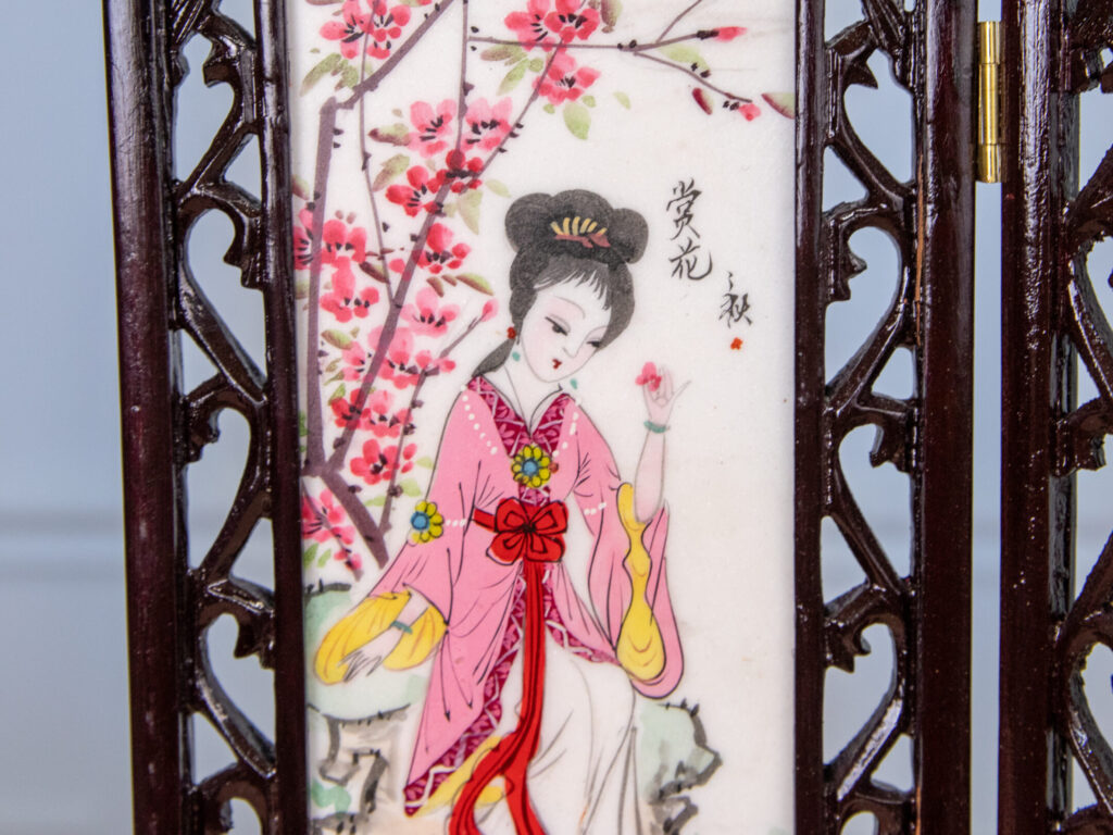 Настільна ширма в східному стилі