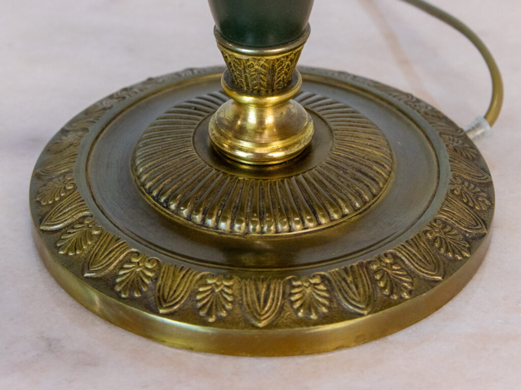 BN4A6510 Вінтажна настільна лампа Bouillotte