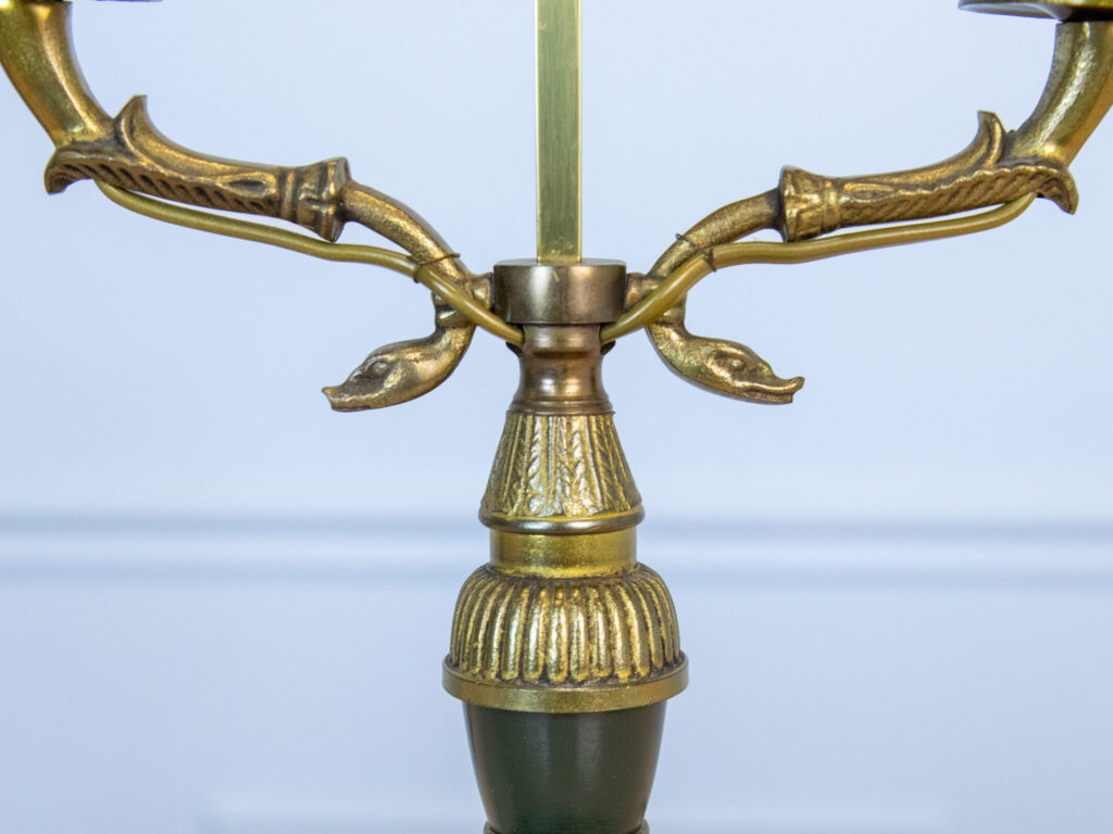 BN4A6511 Вінтажна настільна лампа Bouillotte