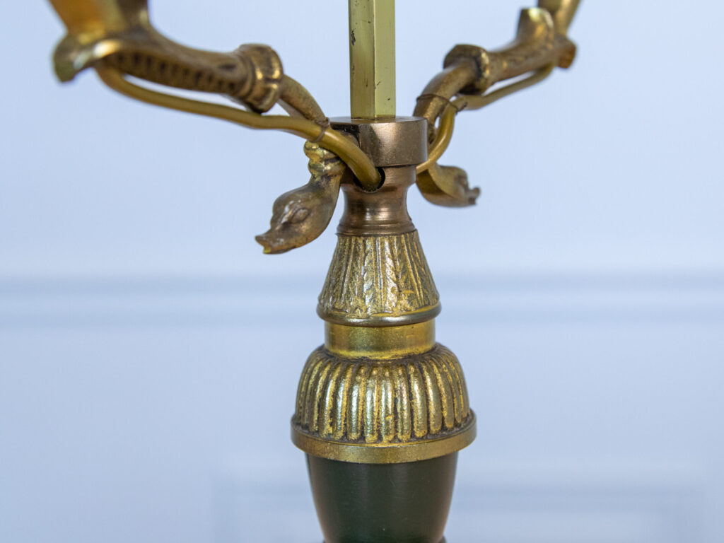 BN4A6529 Вінтажна настільна лампа Bouillotte