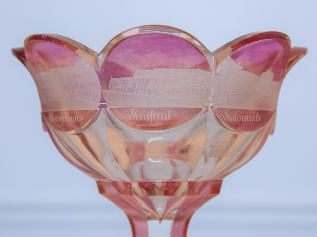 Вінтажна кришталева ваза