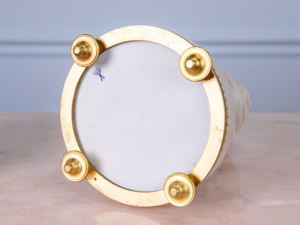 Парні бісквітні статуетки «Амур і Психея» (за моделями Е.Фальконе)