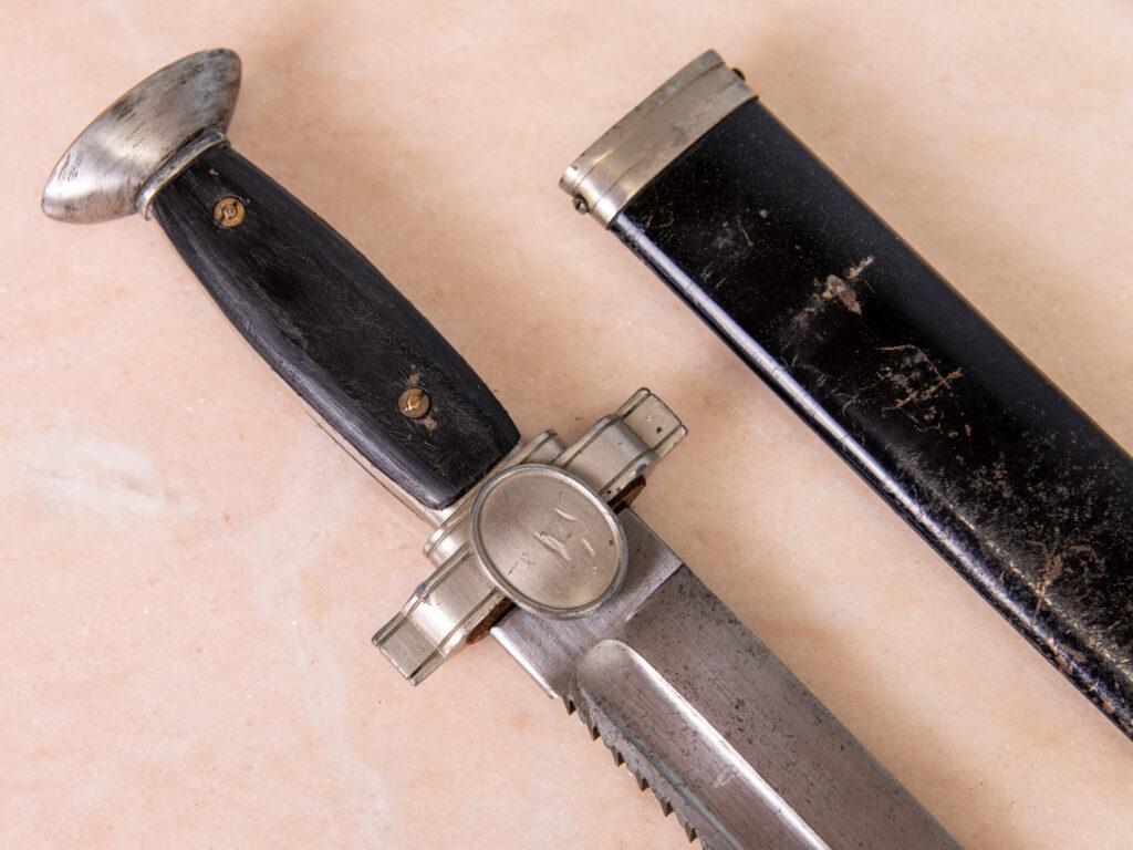 Тесак рядового складу Німецького Червоного Хреста (DRK, Третій Рейх)