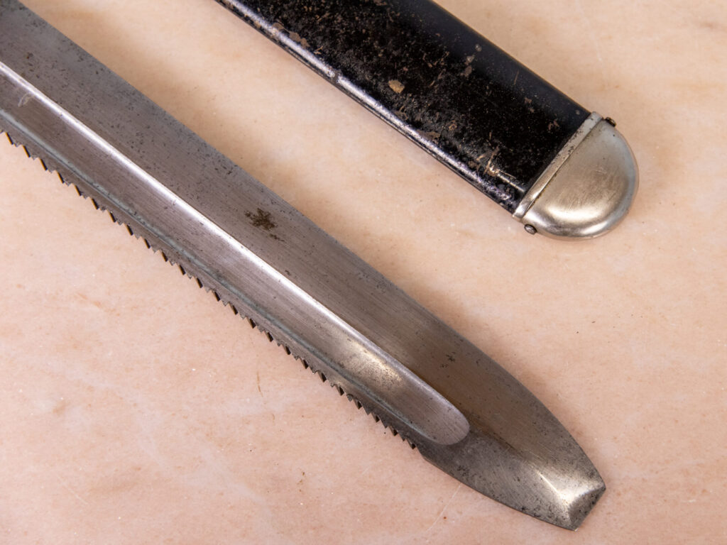 Тесак рядового складу Німецького Червоного Хреста (DRK, Третій Рейх)