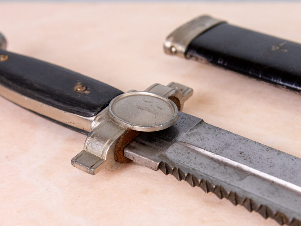 Тесак рядового складу Німецького Червоного Хреста (DRK, Третій Рейх)