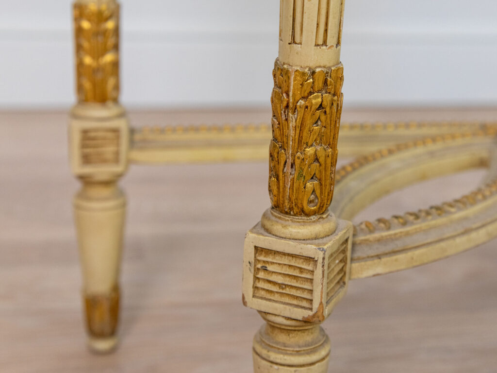 Консольний стіл у стилі Людовика XVI