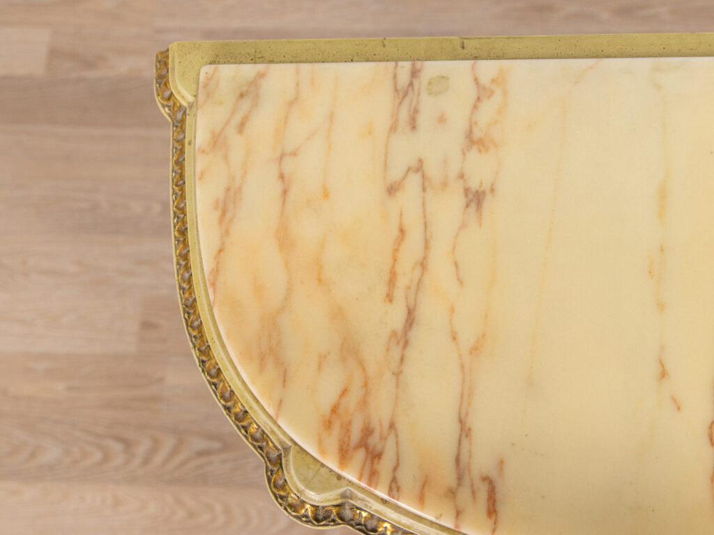 Консольний стіл у стилі Людовика XVI