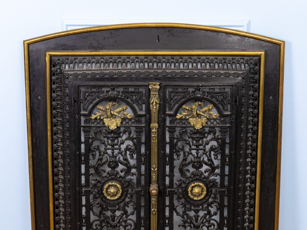 BN4A6800 Антикварний екран для каміна