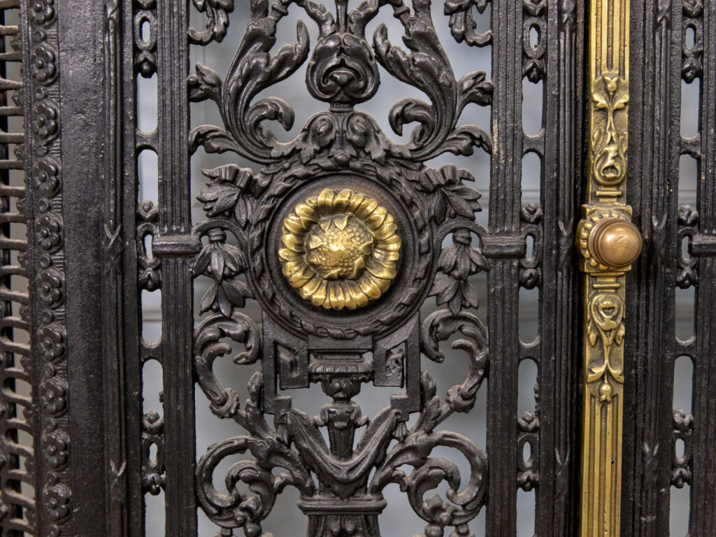 BN4A6818 Антикварний екран для каміна