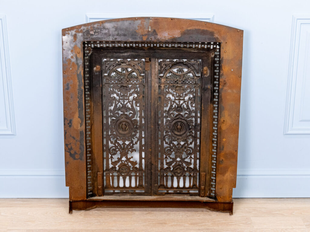 BN4A6839 Антикварний екран для каміна