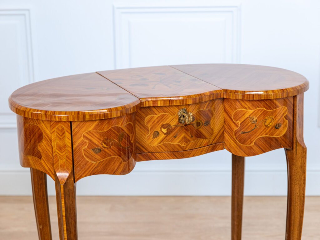 BN4A7001 Вінтажний туалетний столик у стилі Людовика ХV