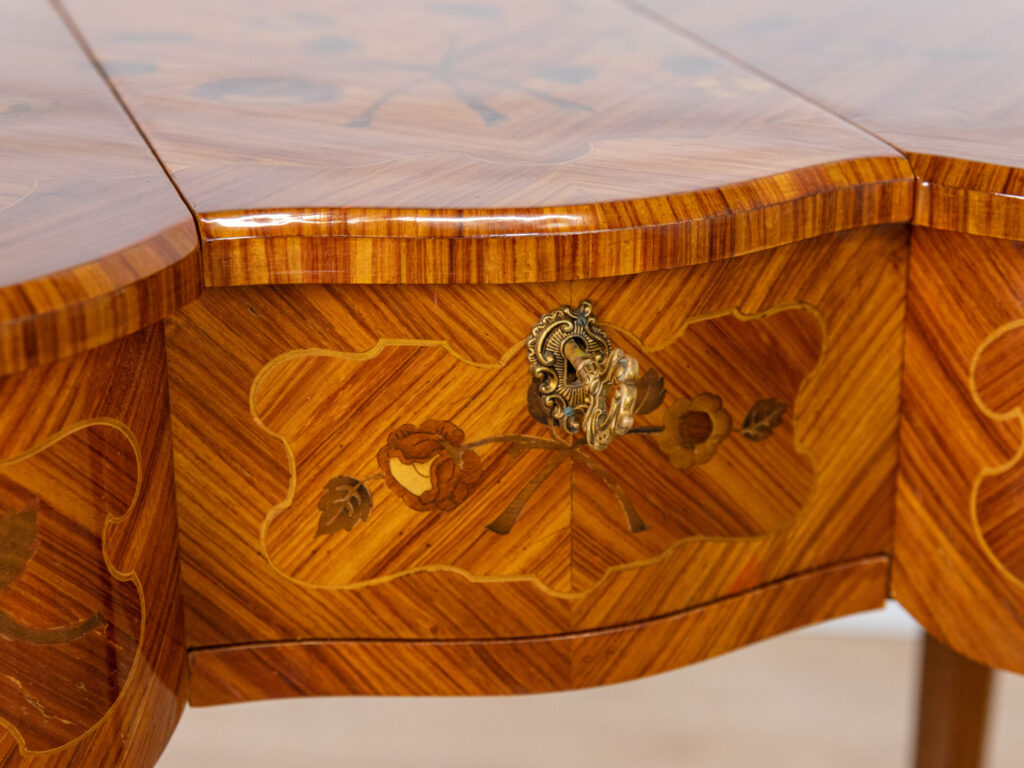 BN4A7004 Вінтажний туалетний столик у стилі Людовика ХV