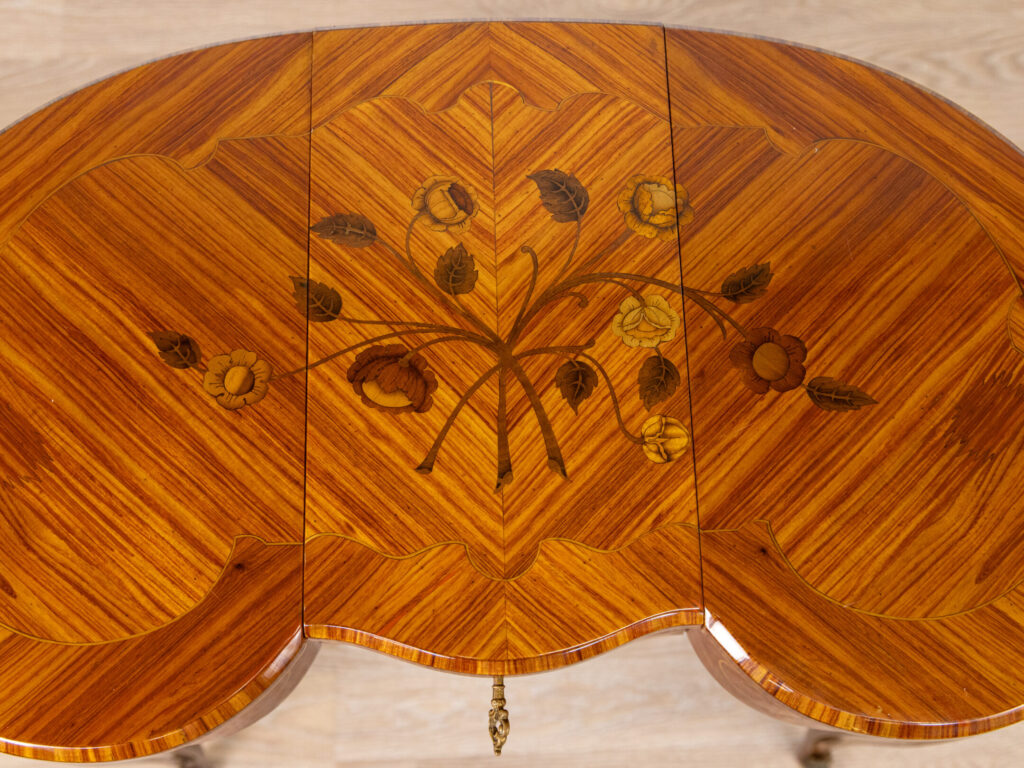 BN4A7017 Вінтажний туалетний столик у стилі Людовика ХV