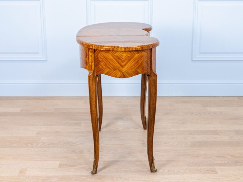 BN4A7024 Вінтажний туалетний столик у стилі Людовика ХV