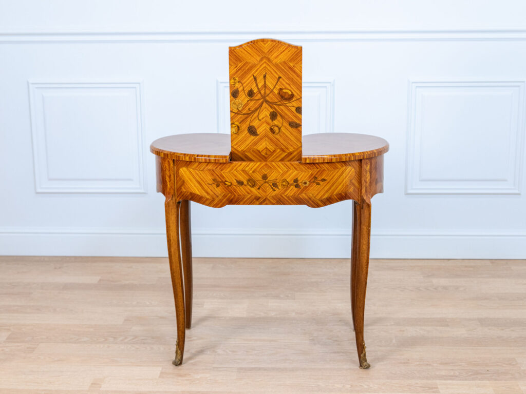 BN4A7034 Вінтажний туалетний столик у стилі Людовика ХV