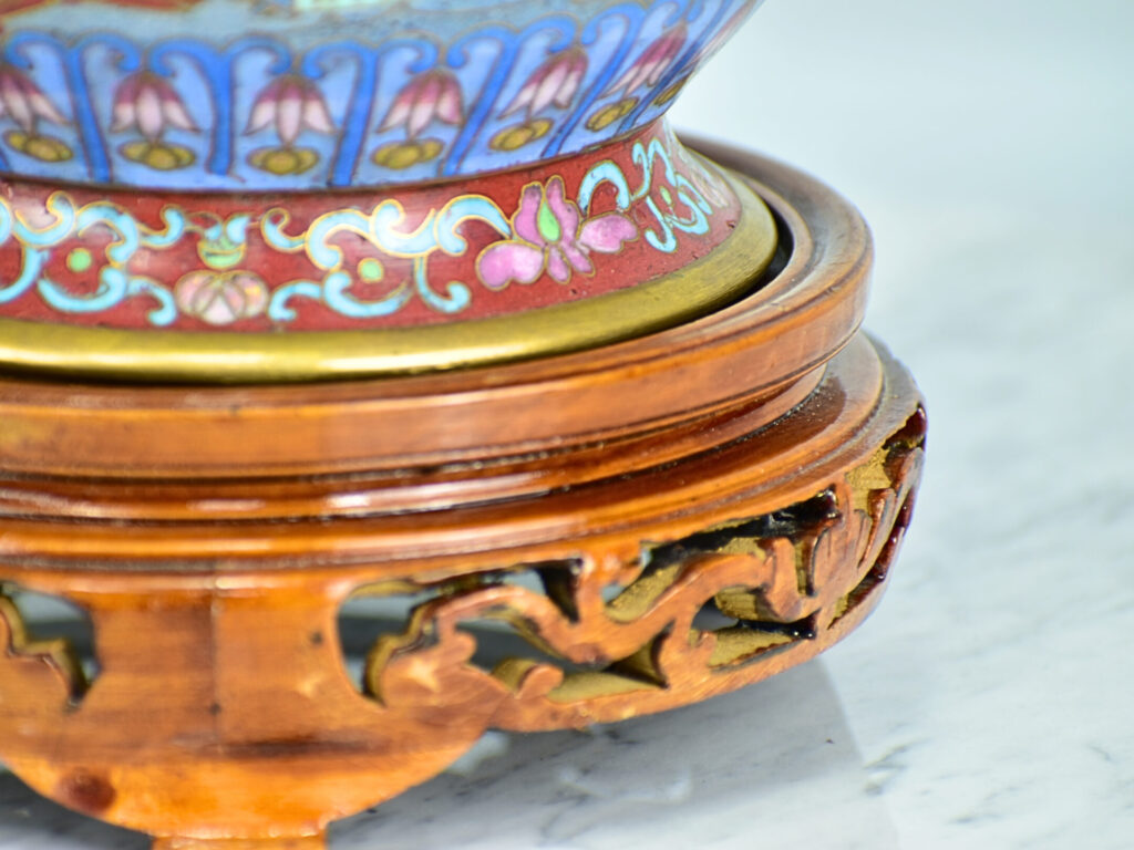 Антикварна ваза в техніці Клуазоне (Cloisonné)