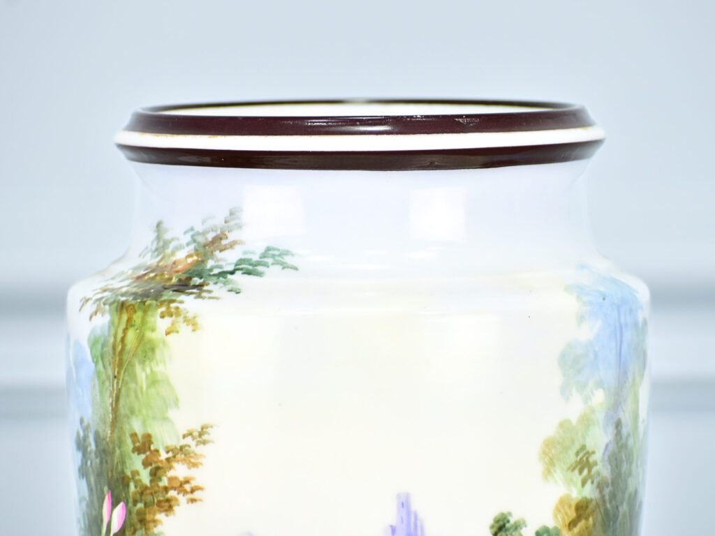 Вінтажна ваза з опалового скла