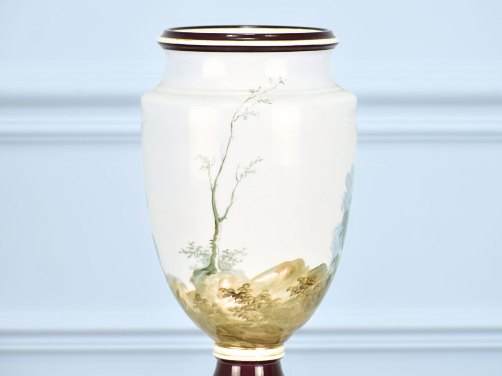 Вінтажна ваза з опалового скла