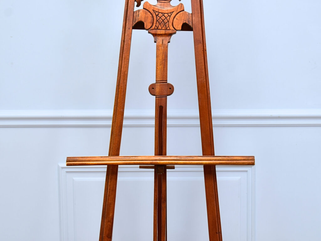 Антикварний різьблений мольберт