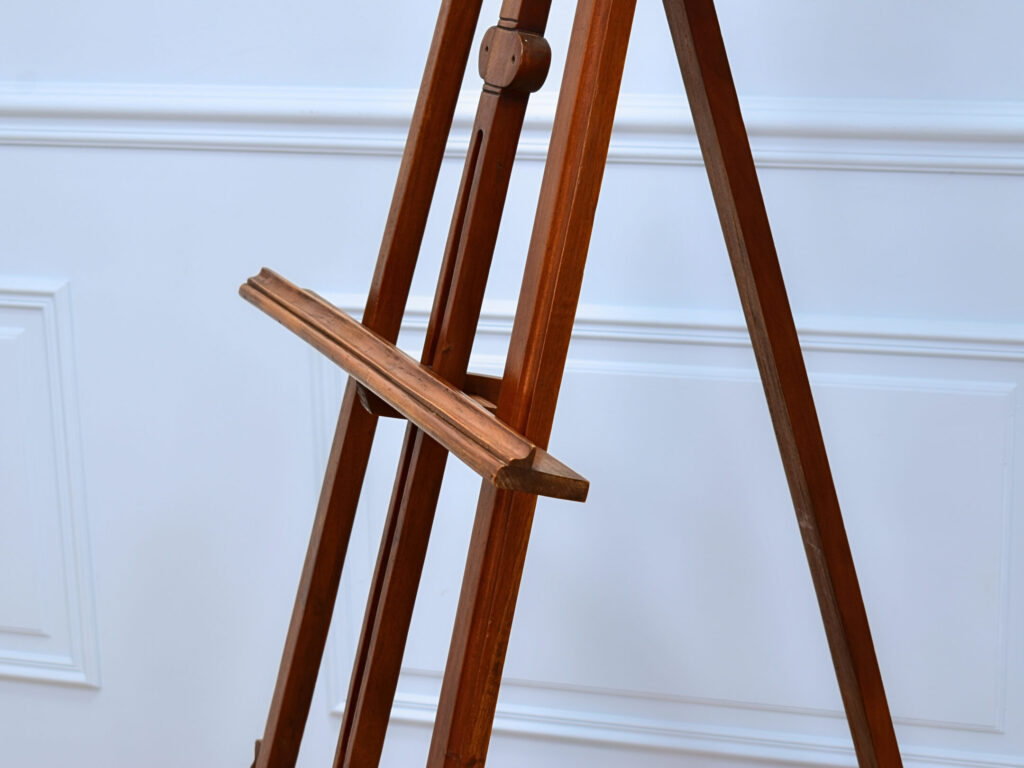 Антикварний різьблений мольберт