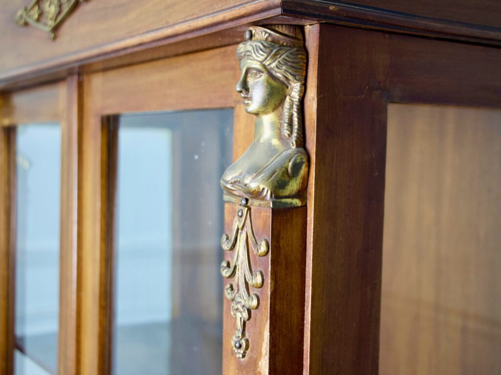 IMG_0441 Антикварна вітрина в стилі Ампір