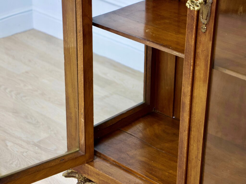 IMG_0450 Антикварна вітрина в стилі Ампір