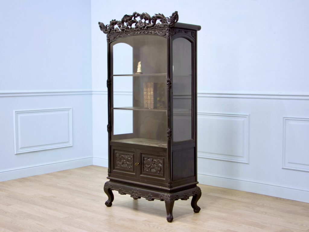 IMG_0517 Антикварна вітрина в східному стилі