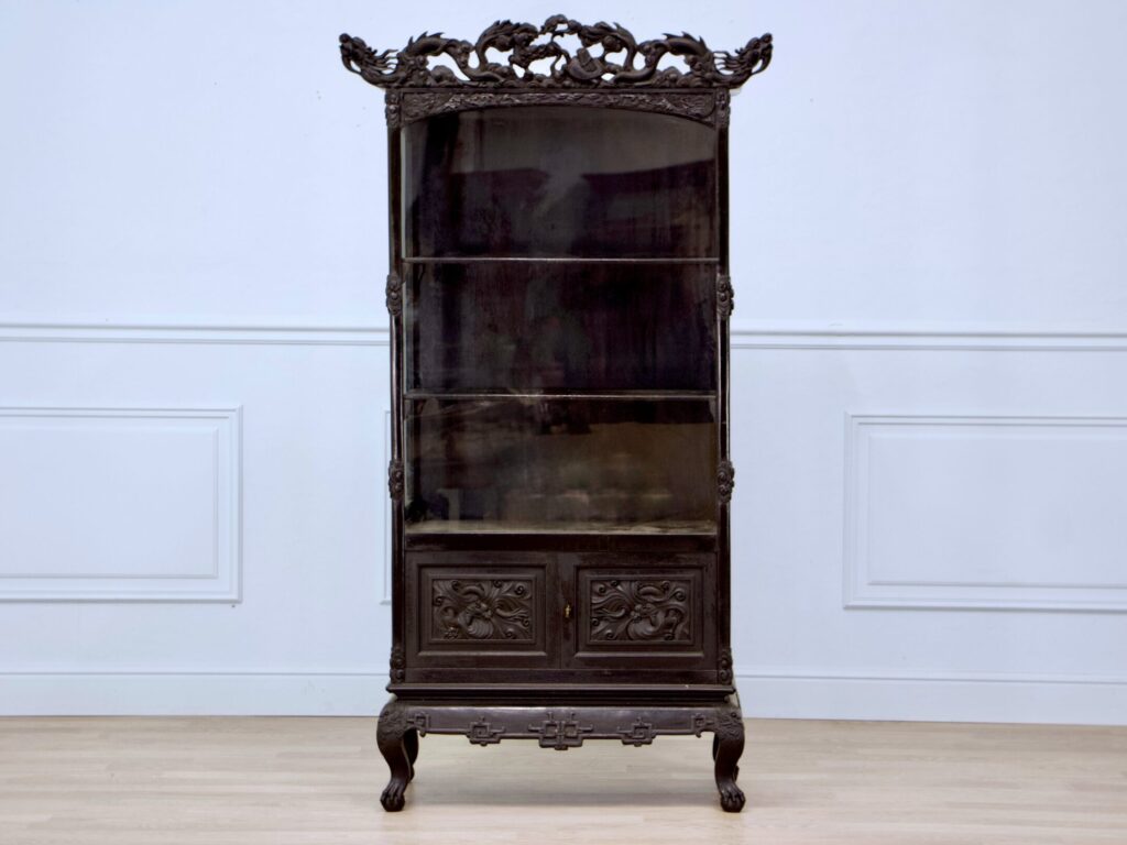 IMG_0518 Антикварна вітрина в східному стилі