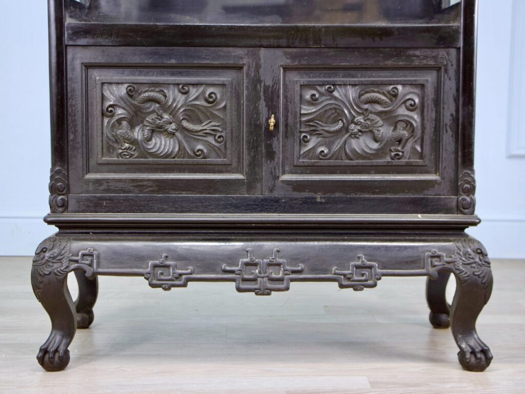 IMG_0521 Антикварна вітрина в східному стилі