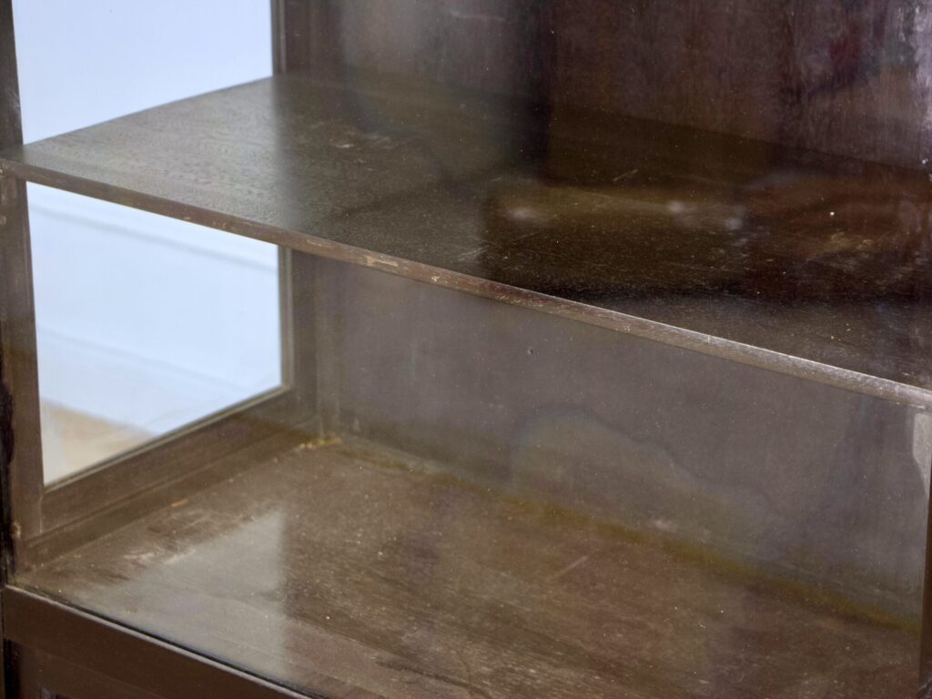 IMG_0527 Антикварна вітрина в східному стилі