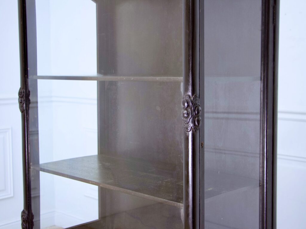 IMG_0528 Антикварна вітрина в східному стилі