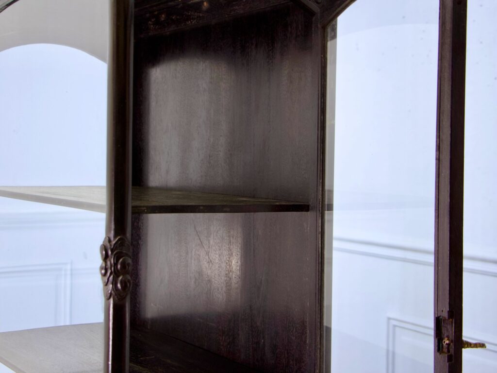 IMG_0530 Антикварна вітрина в східному стилі