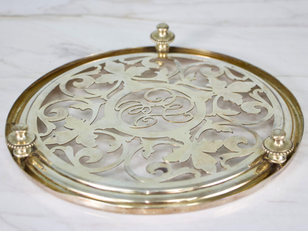 IMG_0615 Антикварна срібна підставка з монограмою