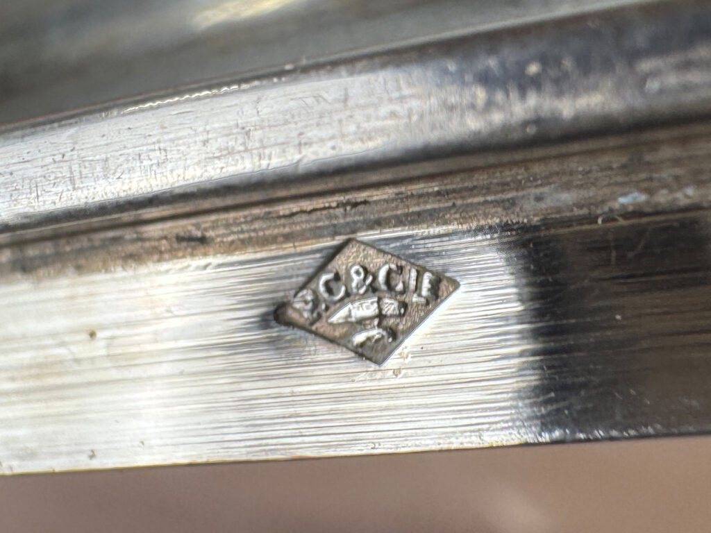 Антикварна срібна супниця