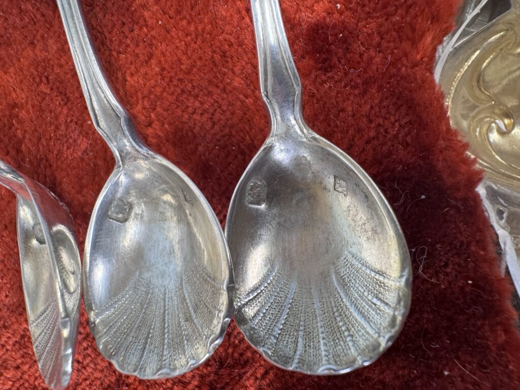 Антикварний срібний набір для спецій