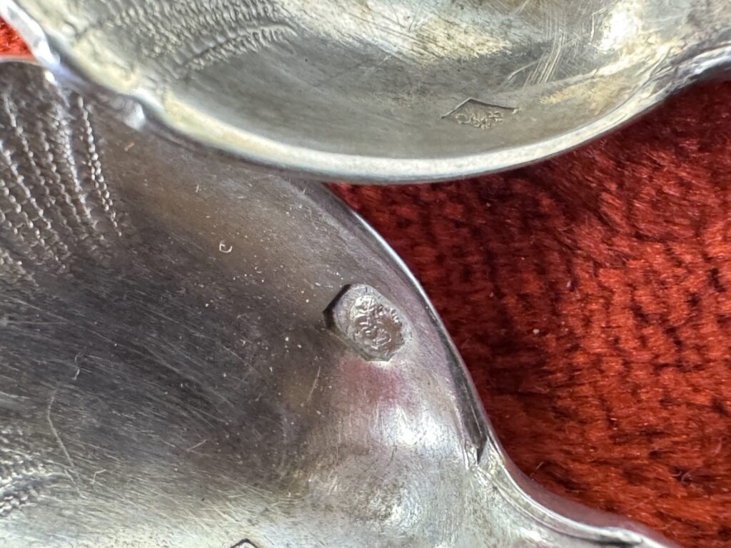 Антикварний срібний набір для спецій