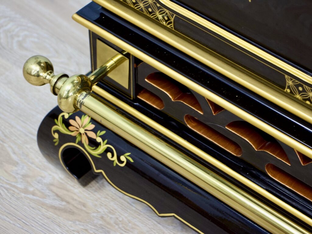 Антикварний комод-бар у стилі Шинуазрі