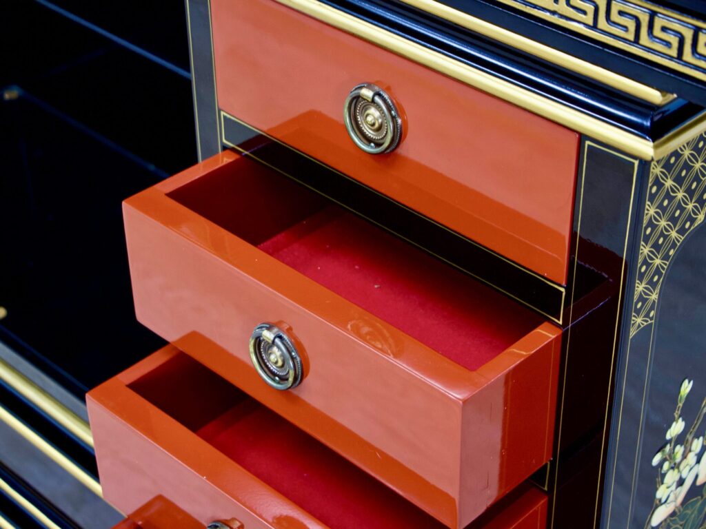 Антикварний комод-бар у стилі Шинуазрі
