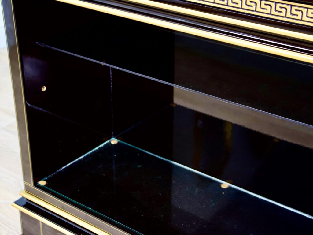 Антикварний комод-бар у стилі Шинуазрі